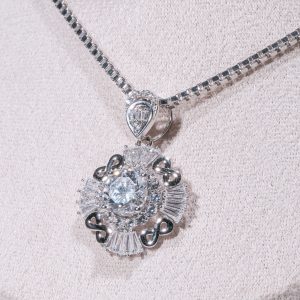 Mặt kiểu đính xoàn vuông