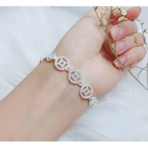 Lắc Tay Kim Tiền Có Thực Sự Mang Lại Tài Lộc Và May Mắn?