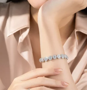 Lắc Tay Vàng Nữ Giúp Phái Đẹp Thêm Tỏa Sáng