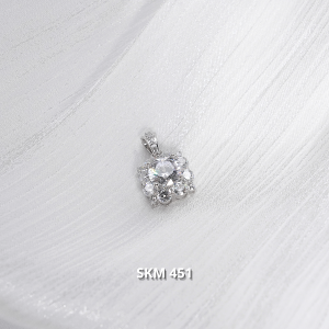 SKM451 Mặt vuông viền đính xoàn 2li viên chủ 7li5 2,55g