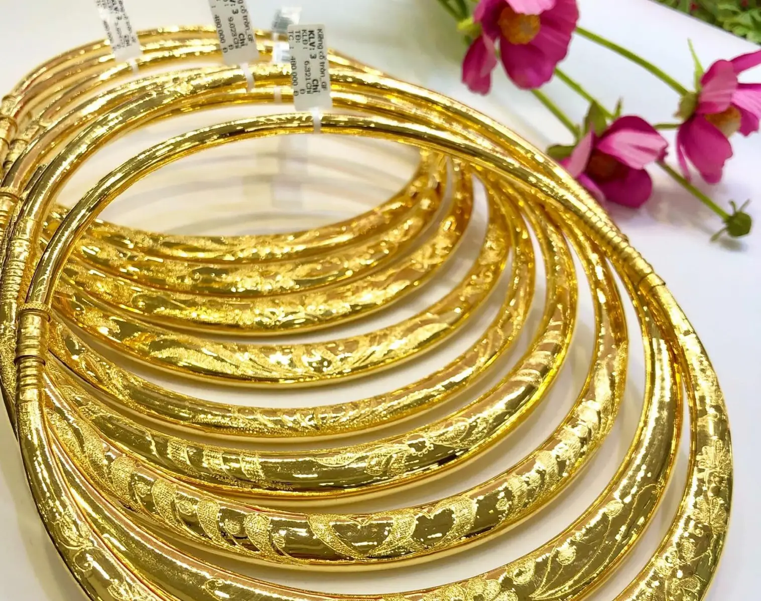 Vàng Cưới: Nên Chọn Vàng 18K Hay 24K? Giá Cả &Amp; Kinh Nghiệm Mua 5 Vàng Cưới: Nên Chọn Vàng 18K Hay 24K? Giá Cả Kinh Nghiệm Mua