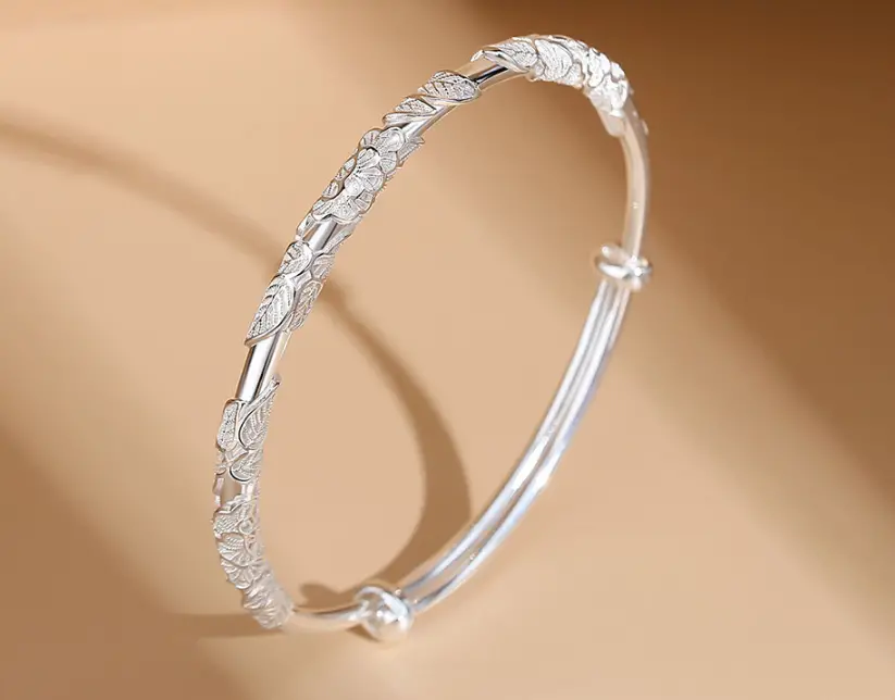 Vòng Tay Bạc Nữ: Bí Quyết Chọn Vòng &Amp; Nên Đeo Tay Nào Hợp Phong Thuỷ? 4 Vòng Tay Bạc Nữ: Bí Quyết Chọn Vòng Nên Đeo Tay Nào Hợp Phong Thuỷ?